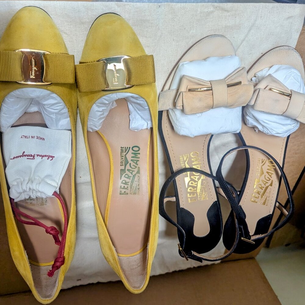 A lot of two pairs of Salvatore Ferragamo shoes